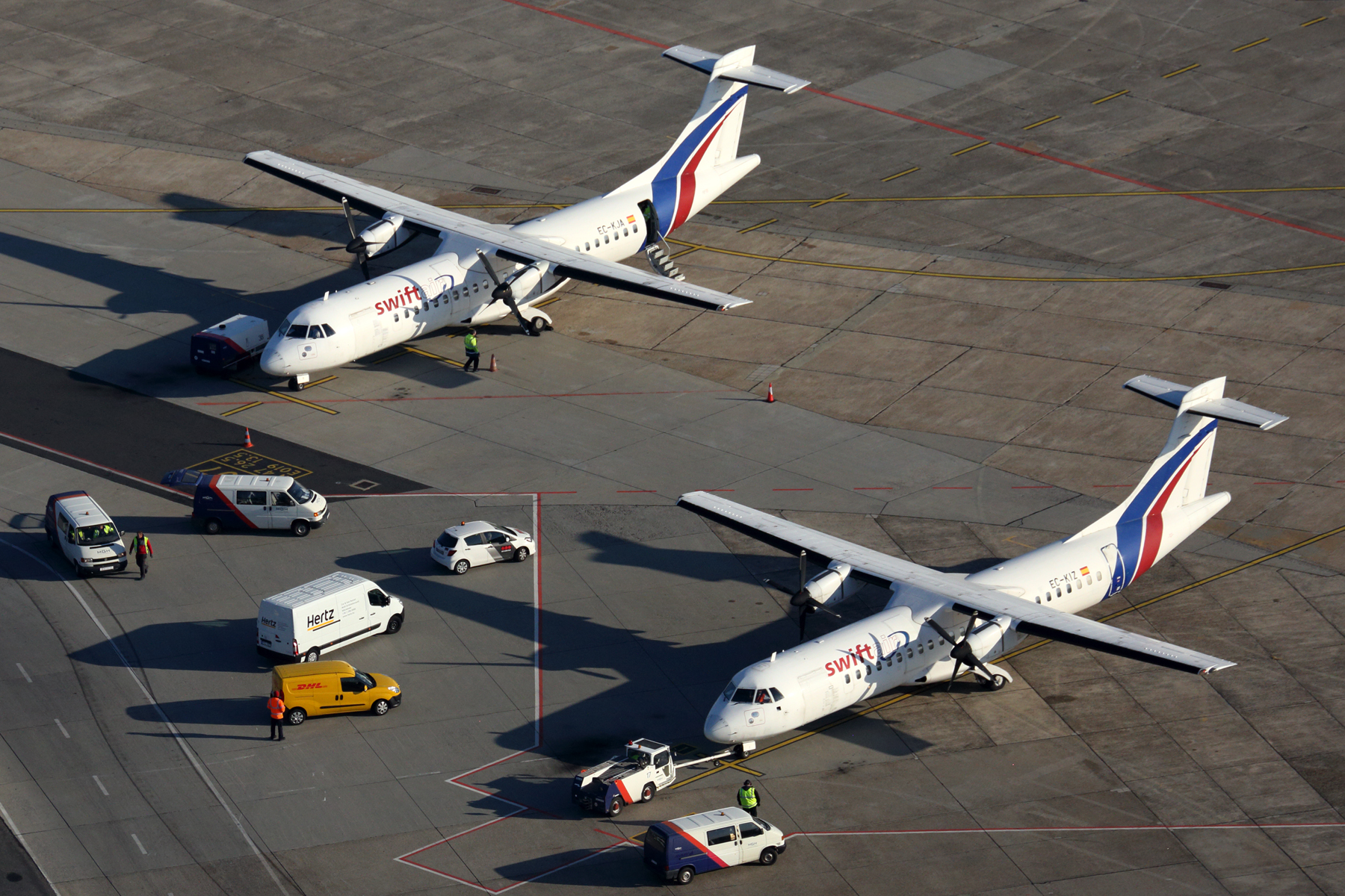 SWIFT_AIR_ATR72Fs_BUD_RF_5K5A4451.jpg