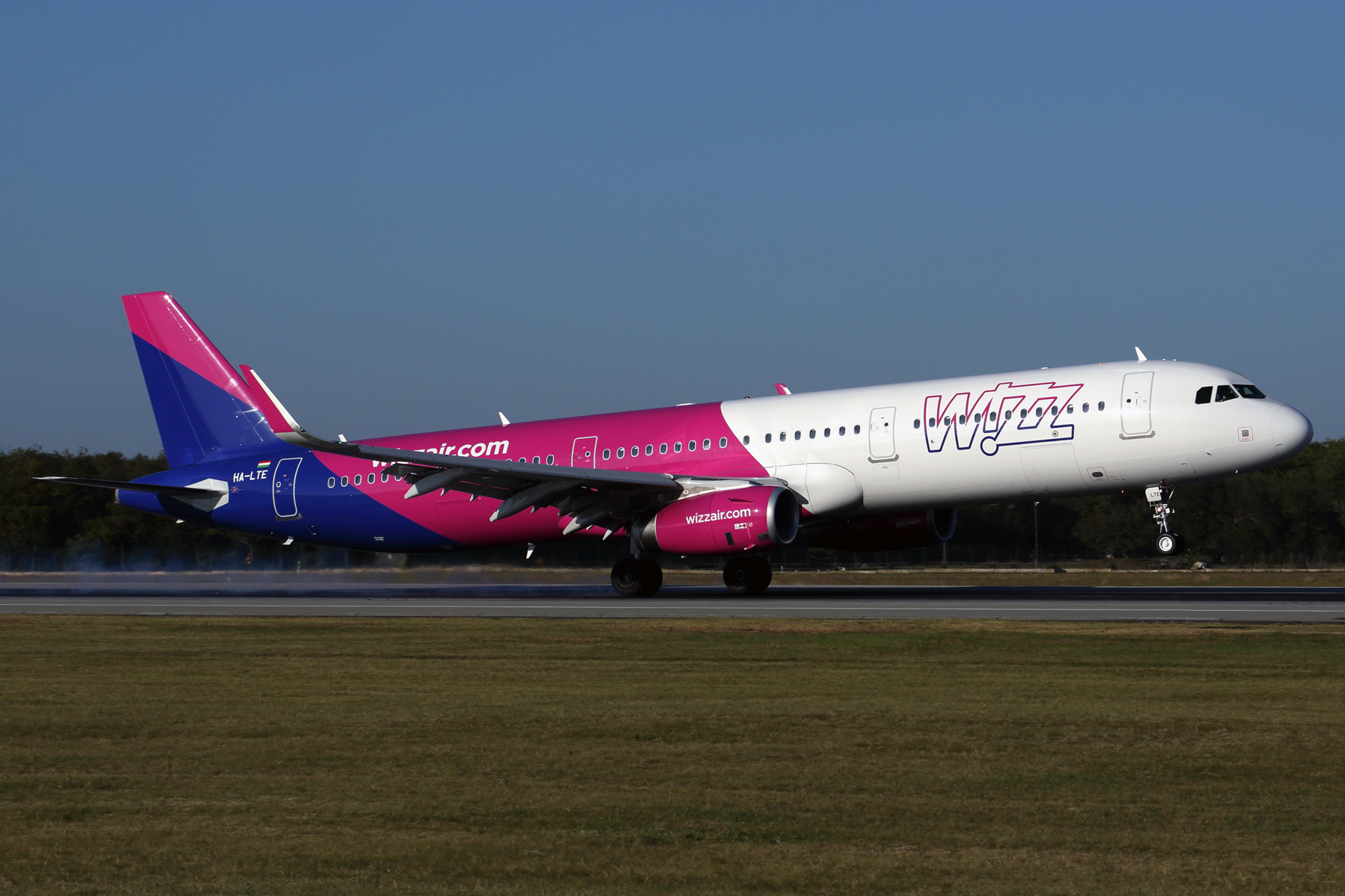 WIZZ_AIRBUS_A321_BUD_RF_5K5A4719.jpg