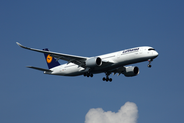 LUFTHANSA_AIRBUS_A350_900_SIN_RF_5K5A3525.jpg