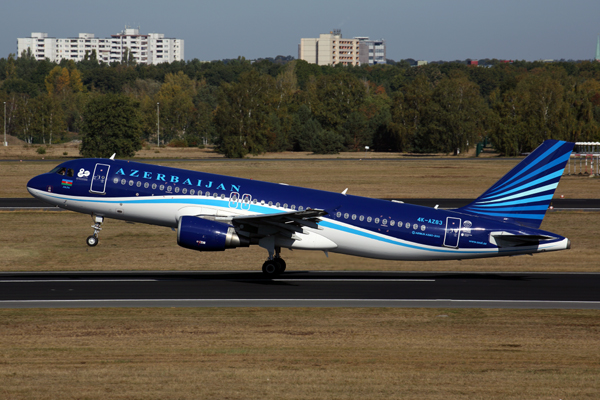 AZERBIAJAN_AIRBUS_A319_TXL_RF_5K5A4085.jpg