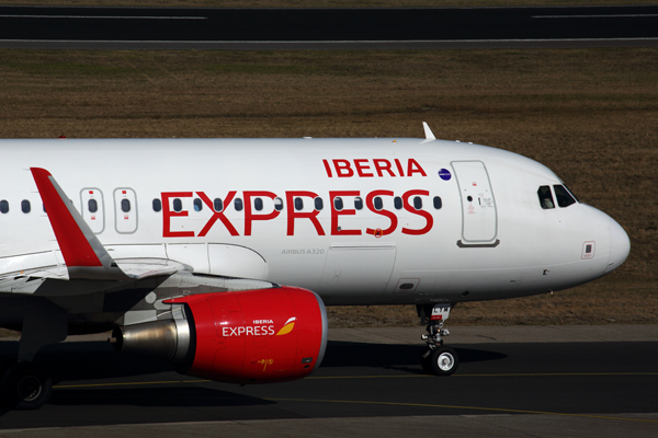 IBERIA_EXPRESS_AIRBUS_A320_TXL_RF_5K5A4112.jpg