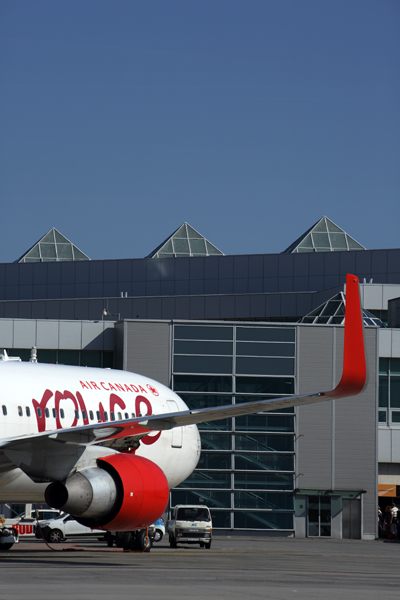 AIR_CANADA_ROUGE_BOEING_767_300_BUD_RF_5K5A4560.jpg