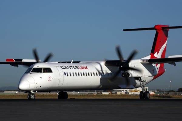 QANTAS_LINK_DASH_8_400_BNE_RF_5K5A6889.jpg