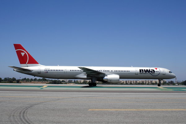 NWA_NORTHWEST_AIRLINES_BOEING_757_300_LAX_RF.jpg