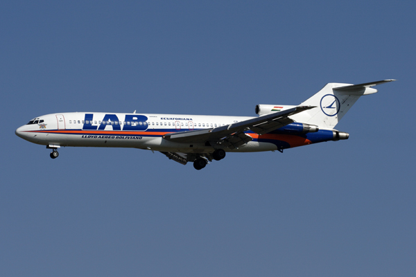 LAB ECUATORIANA BOEING 727 200 GRU RF.jpg