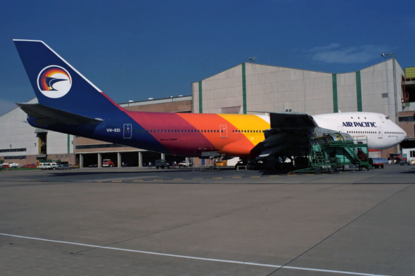 AIR PACIFIC BOEING 747 100 SYD RF.jpg