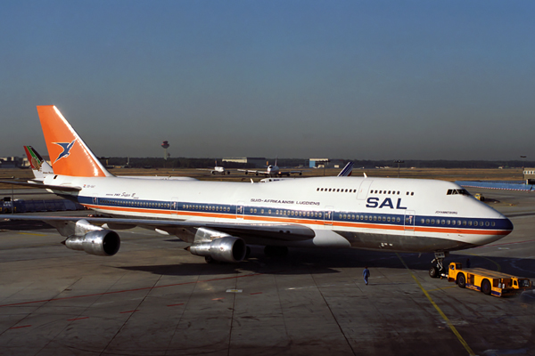 SAL BOEING 747 300 FRA RF 445 19.jpg