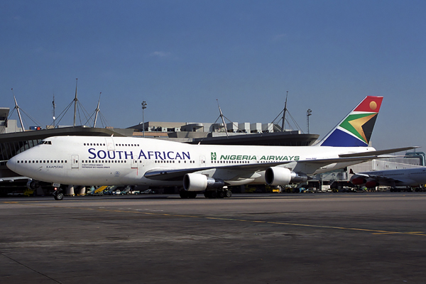 SOUTH AFRICAN BOEING 747 300 JNB RF 1570 22.jpg