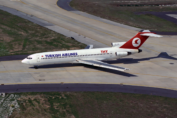 TURKISH AIRLINES THY BOEING 727 200 IST RF 325 32.jpg