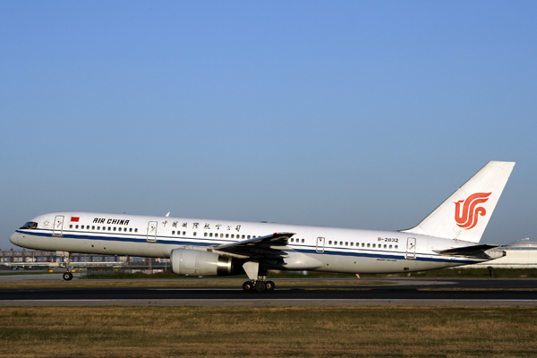 AIR CHINA BOEING 757 200 BJS RF IMG_4097_.jpg