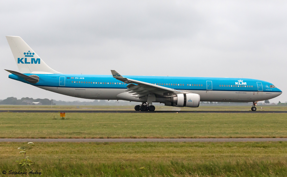 Airbus A330-303