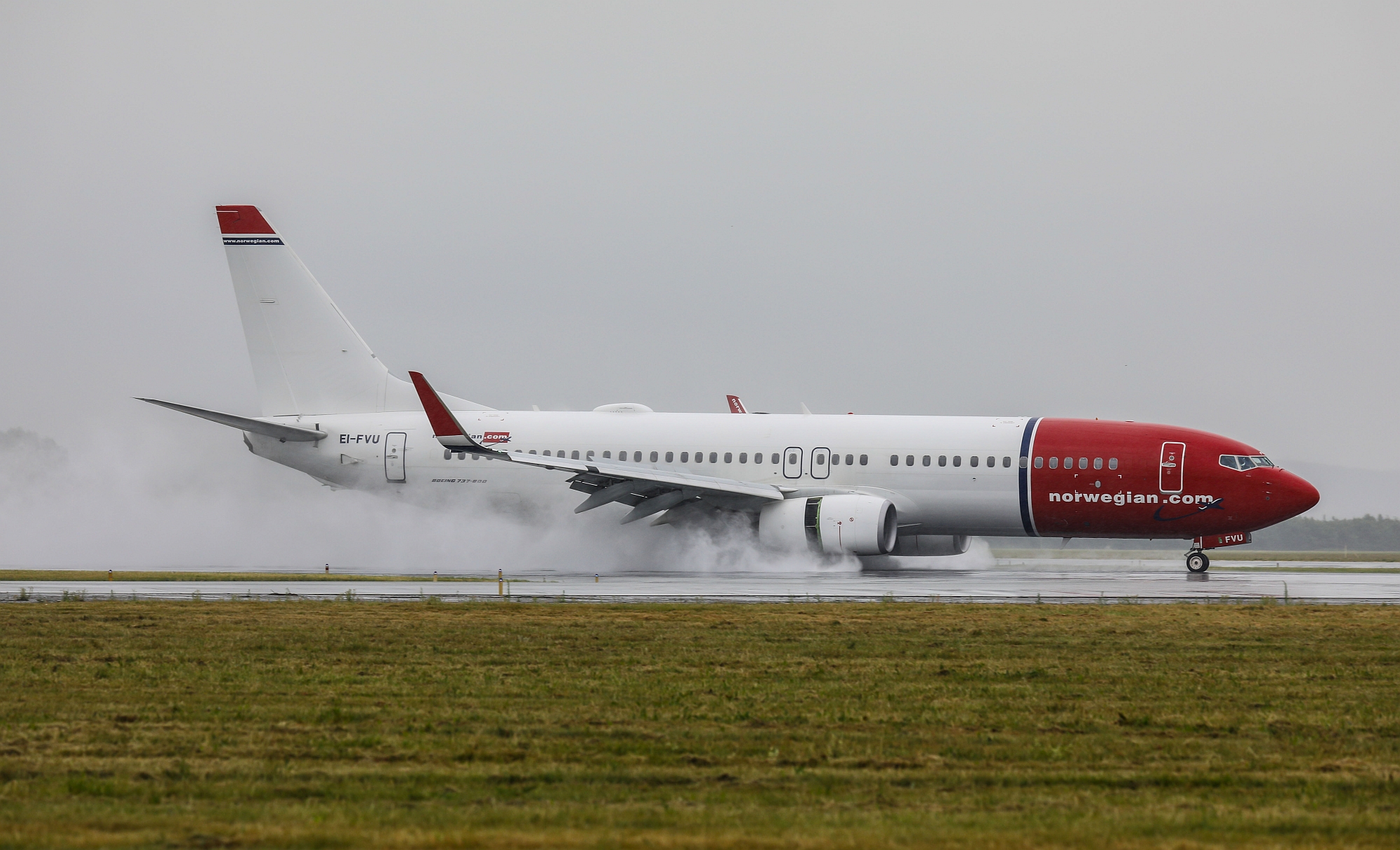 Water on the runway !