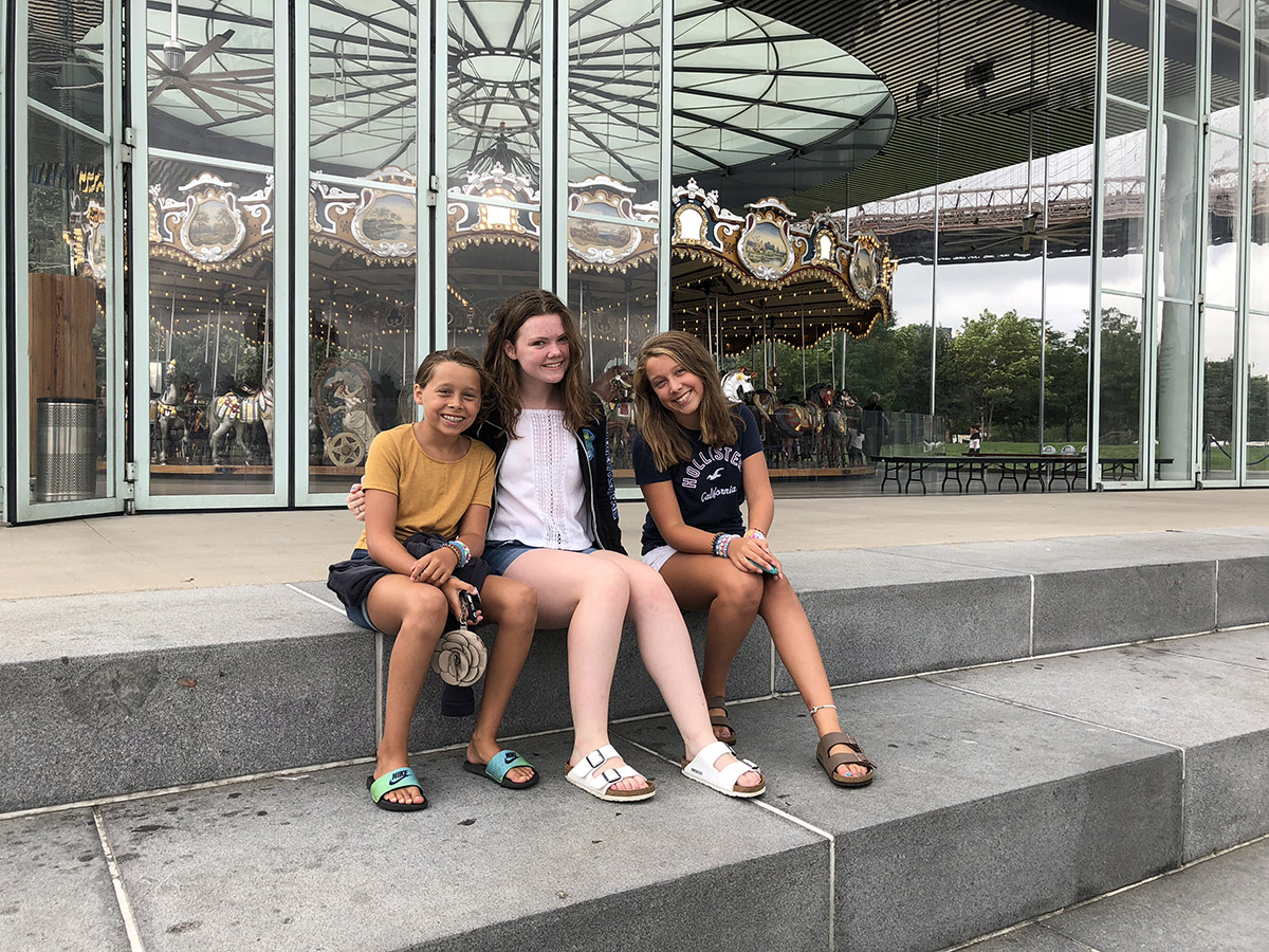 nyc18merry.jpg