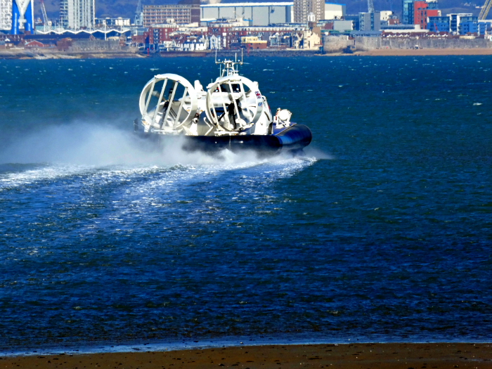 GH2160 SOLENT FLYER @ Ryde, Isle of Wight