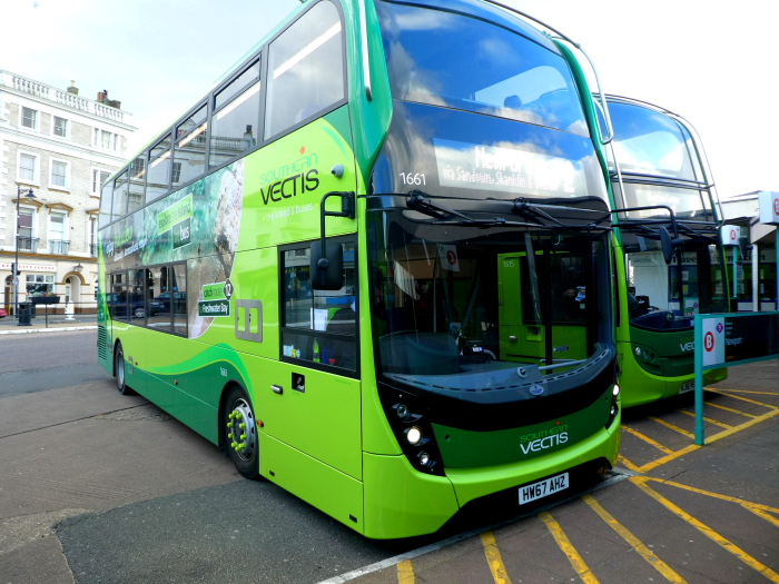 SOUTHERN VECTIS 1661 (HW67 AHU) @ Ryde Bus Station