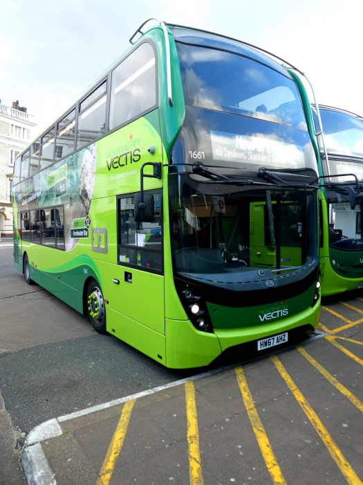 SOUTHERN VECTIS 1661 (HW67 AHZ) @ Ryde Bus Station