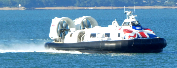 GH2161 ISLAND FLYER @ Southsea (Approaching