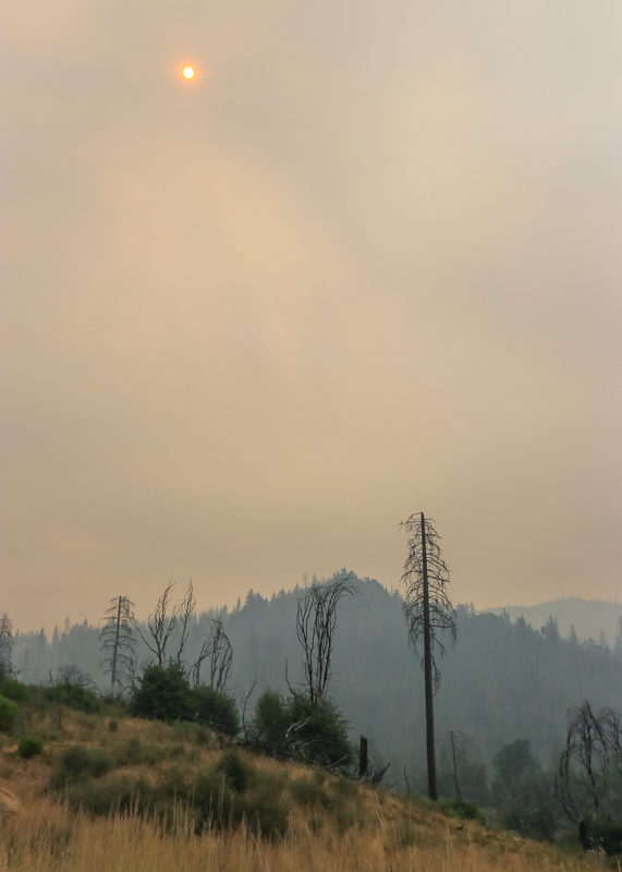 2018 Ferguson Fire smoke shrouds the sun in Yosemite National Park
