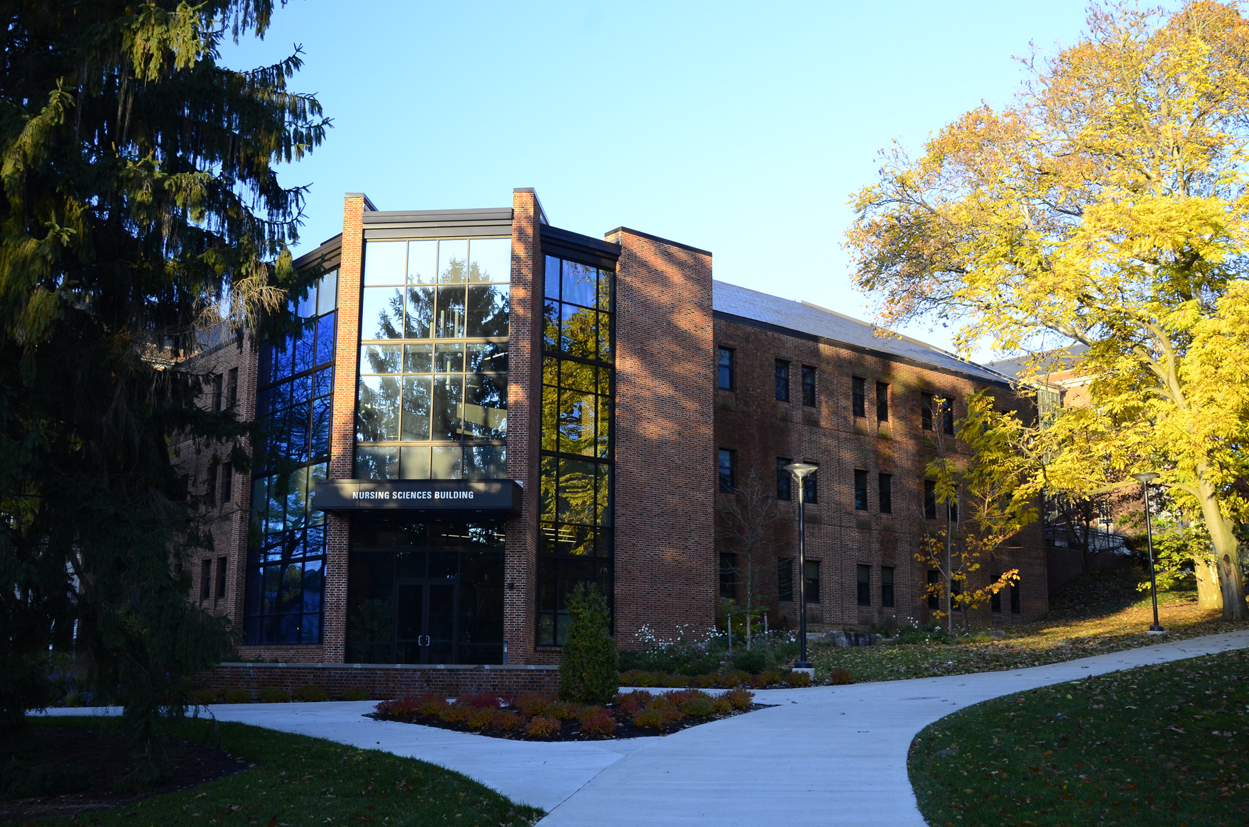 Penn State Campus Autumn (28).JPG