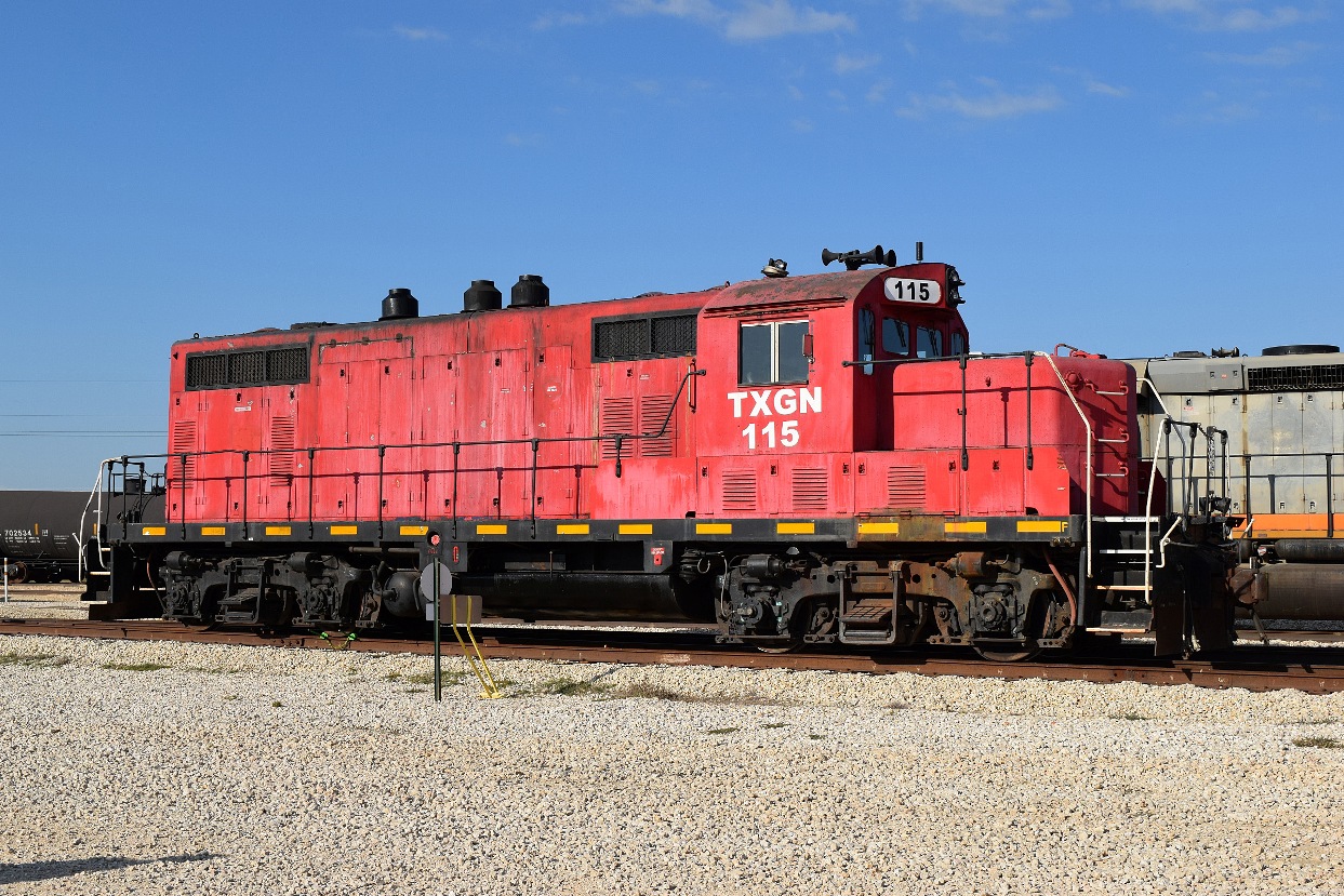 016 - Thursday morning - Oct 27 - Texas, Gonzales & Northern RR