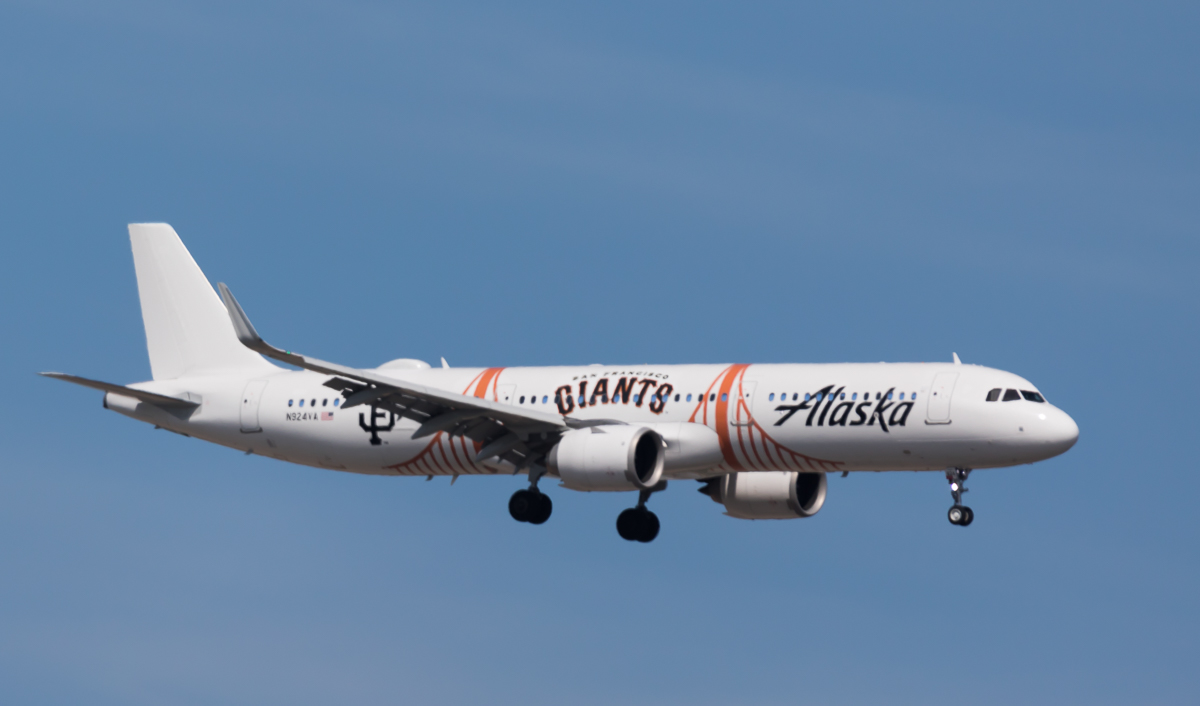 Alaskas new A-321NEO in SF Giants livery