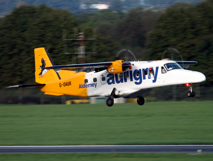 Dornier Do228 G-OAUR