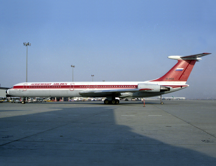 RA-86935 DXB 2005 fb.jpg