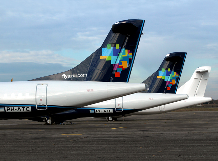 AZUL AT7 X 2 