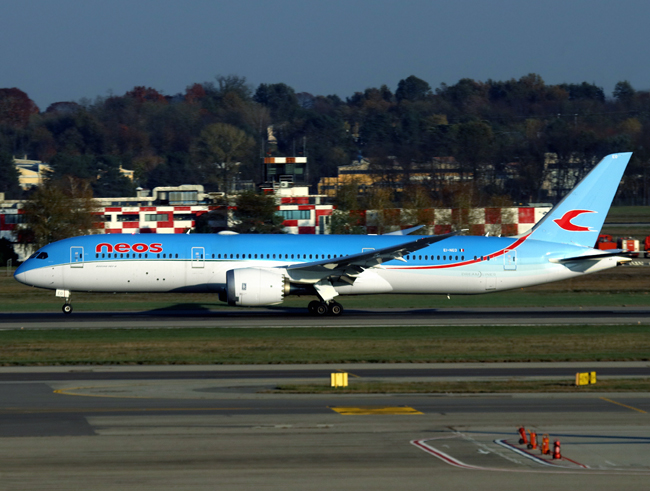 B787-900 EI-NEO