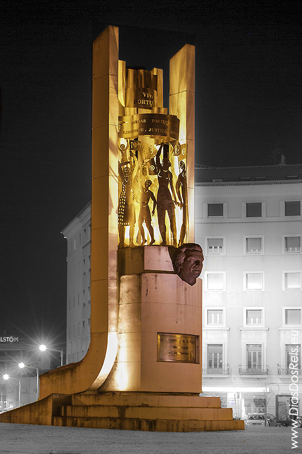 Monumento a S Carneiro (Prime Ministrer in 1979/80, who died in an air crash)