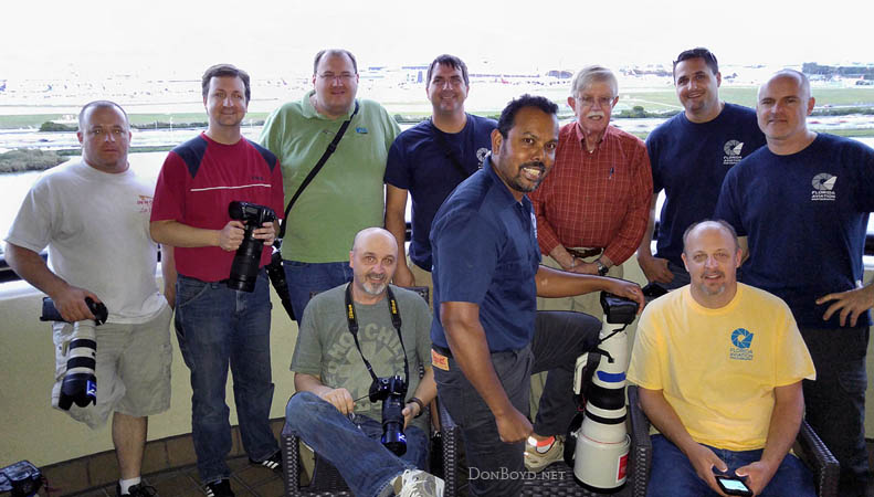 2016 - aviation photography friends on the balcony at the Miami Airport Hilton (names below)