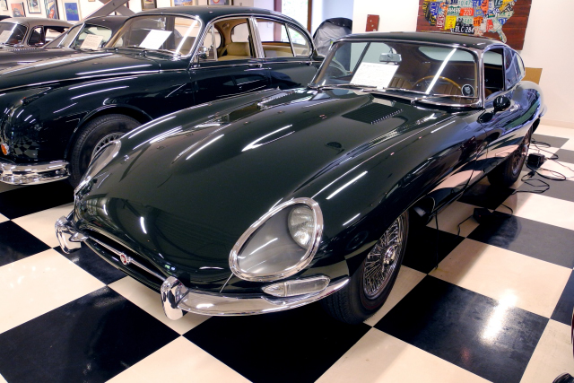 1965 Jaguar E-Type 4.2 FHC (Fixed Head Coupe) (0898)