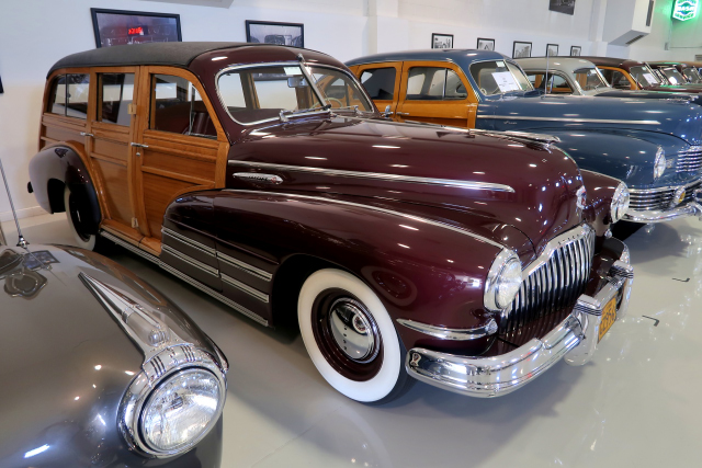 1940s Buick Woodie Station Wagon (1140)