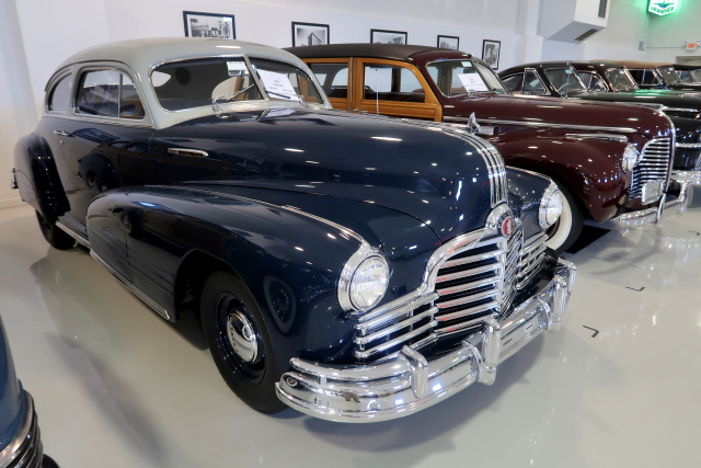1946 Pontiac Torpedo 6 Sedan Coupe (1143)