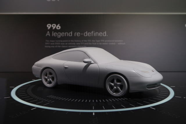 Timeless Machine -- Porsche 911, Type 996. a legend redefined, 1997-2005 (1332)