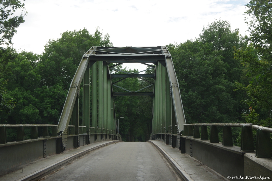 To build bridges to each others hearts