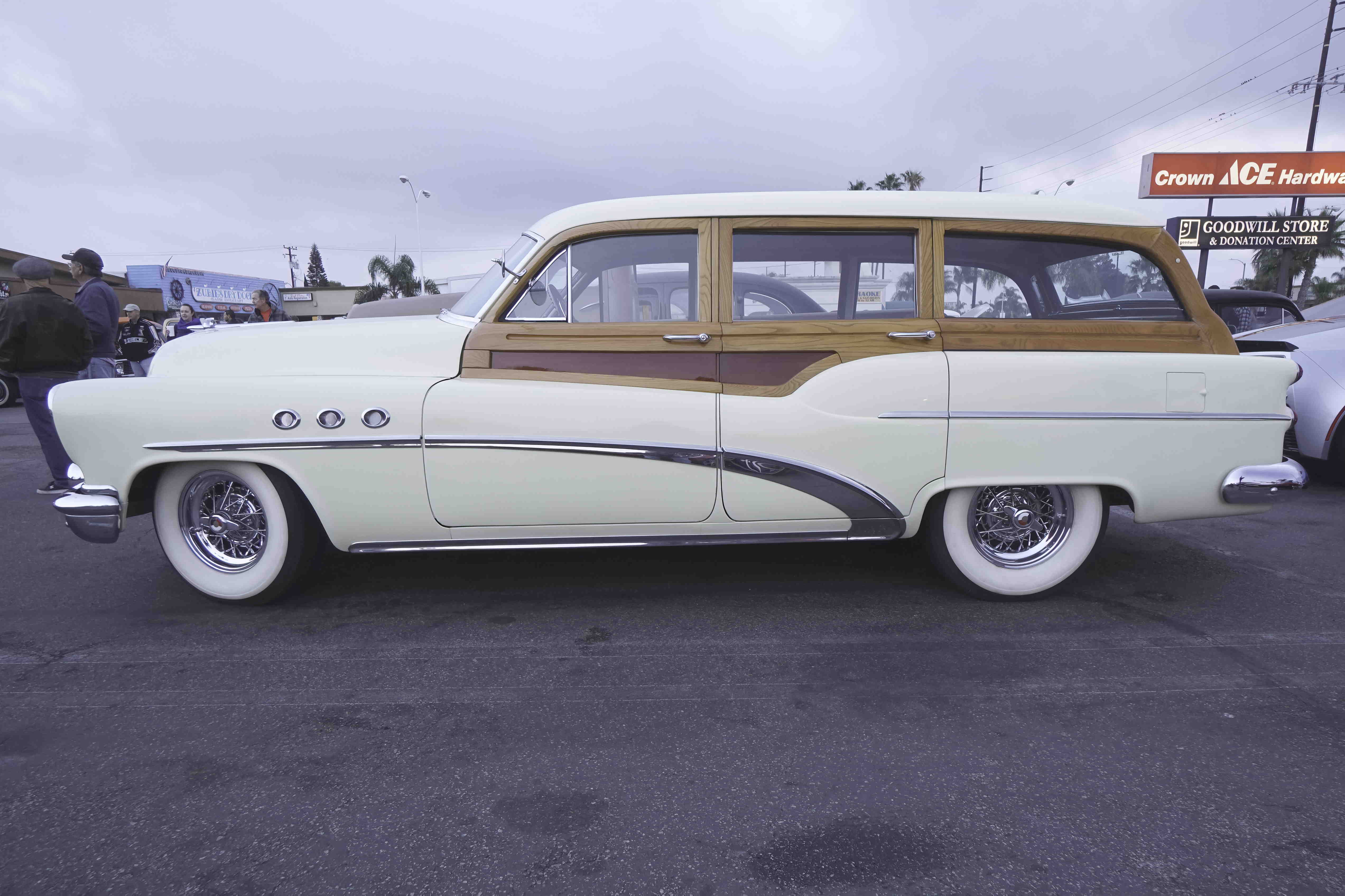 Buick 1953 Roadmaster Woody Wgn DD 12-16-17 (3)-G AI Clear W.jpeg