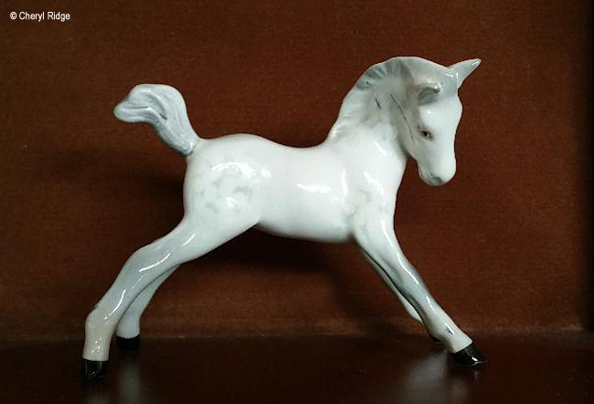Beswick horse - foal 815 in dapple grey