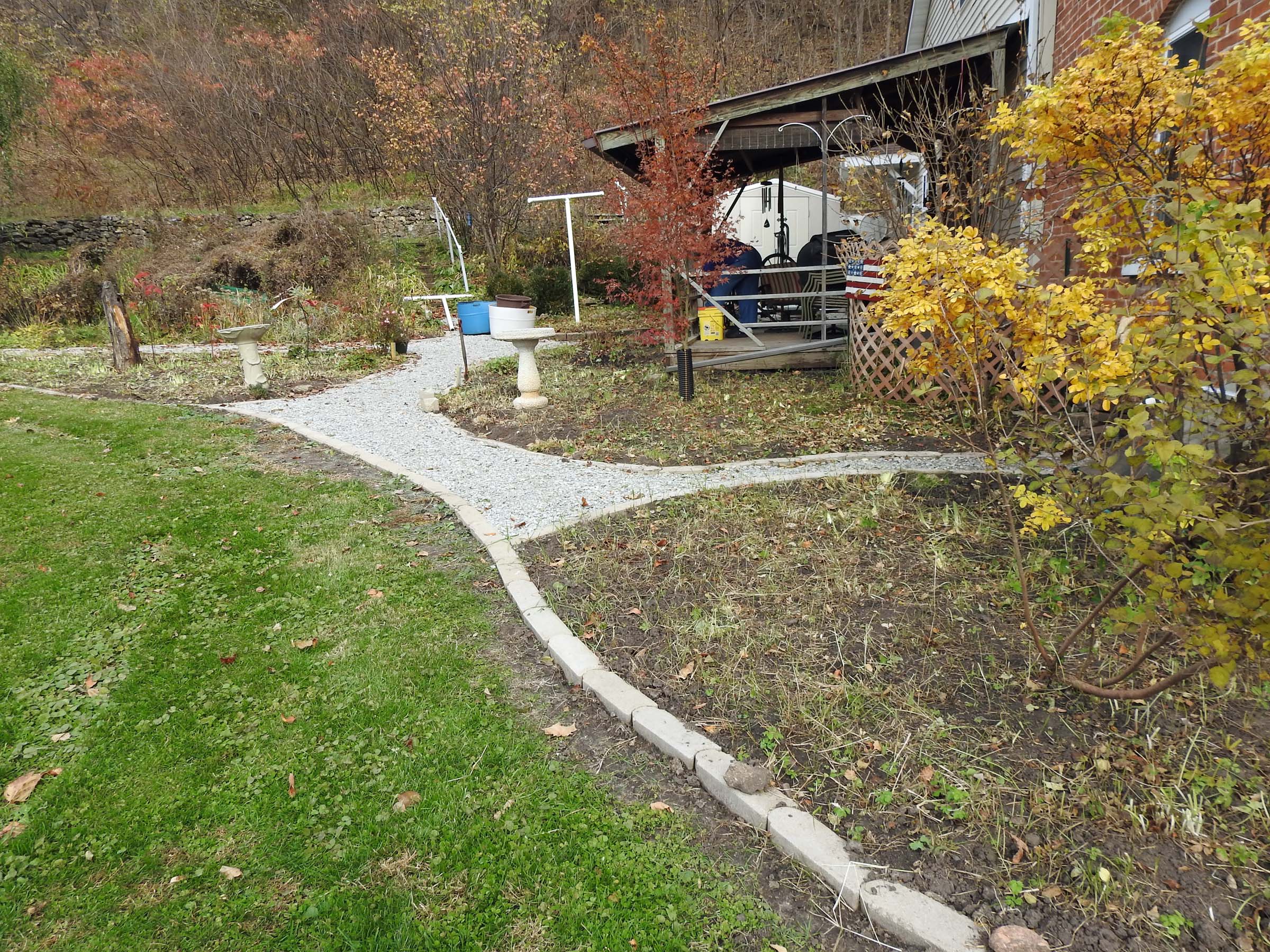 01 Nov Cleaned up gardens