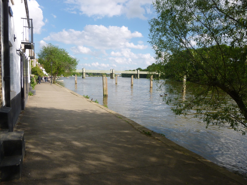 Scene along the Thames