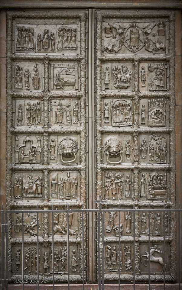 Sophia Cathedral (fragment of the entrance))