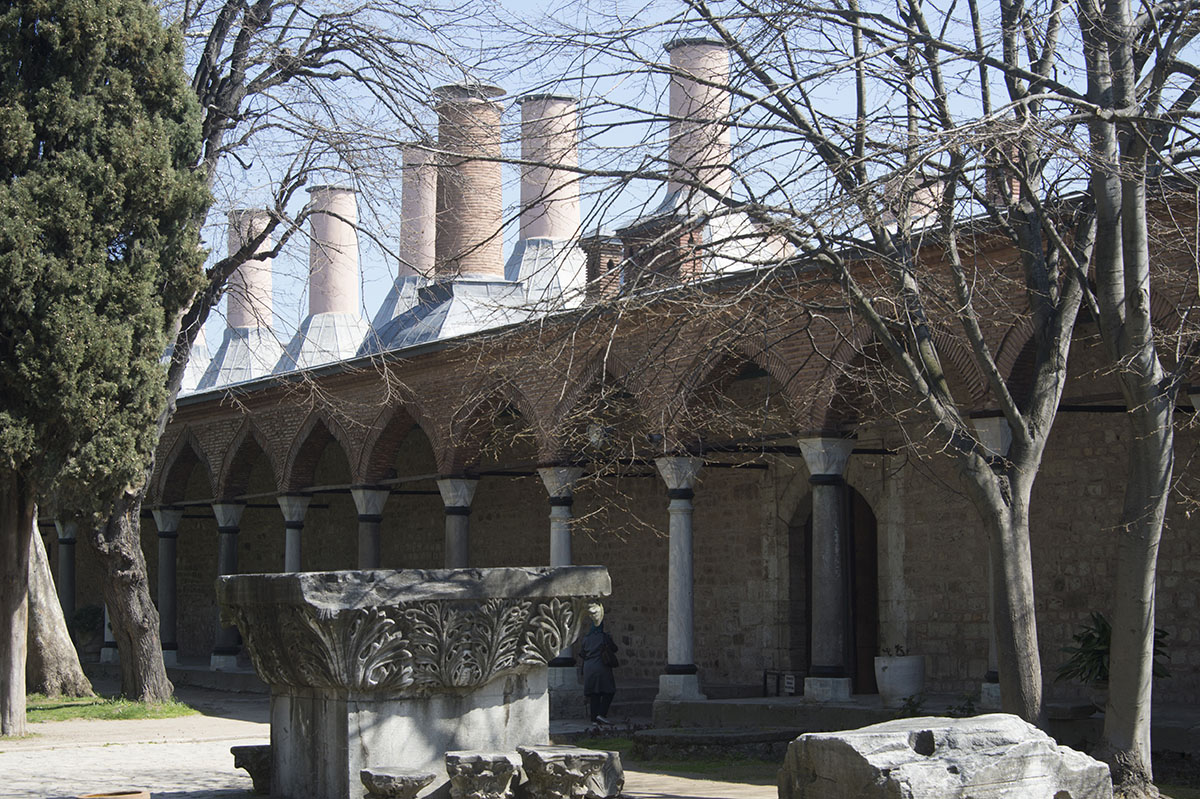Istanbul Topkapi march 2017 2006.jpg