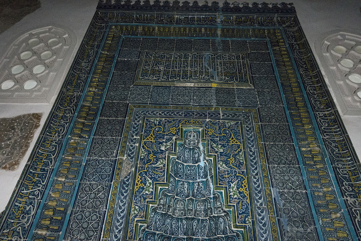 Edirne Muradiye mosque march 2017 3448.jpg