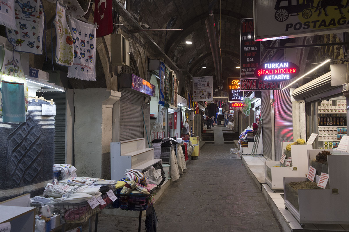 Kayseri Covered Bazar 2017 5064.jpg