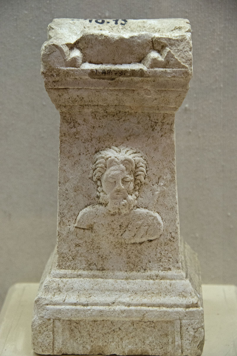 Antalya museum Altar march 2018 5857.jpg