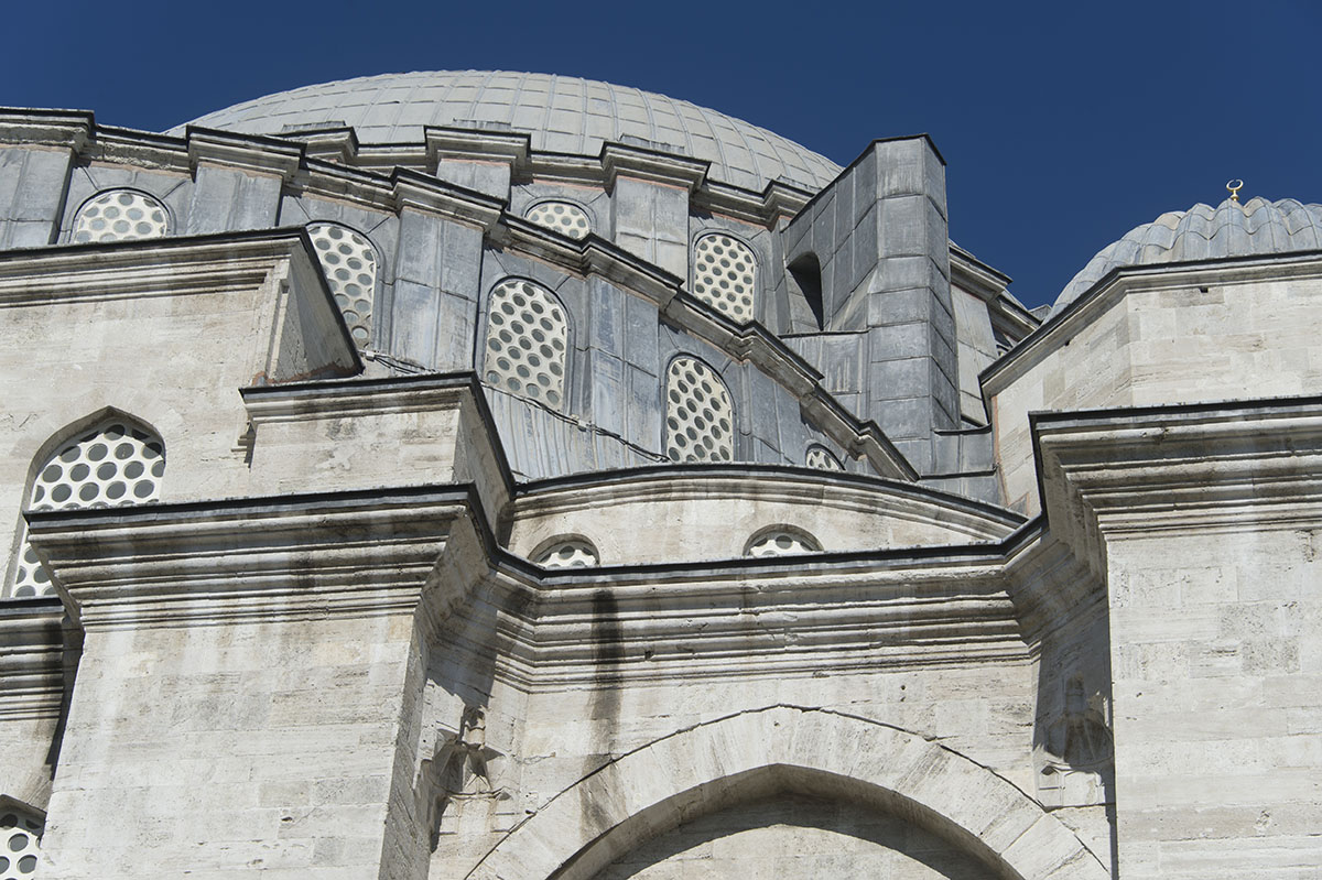 Istanbul Suleymaniye Complex march 2018 5436.jpg