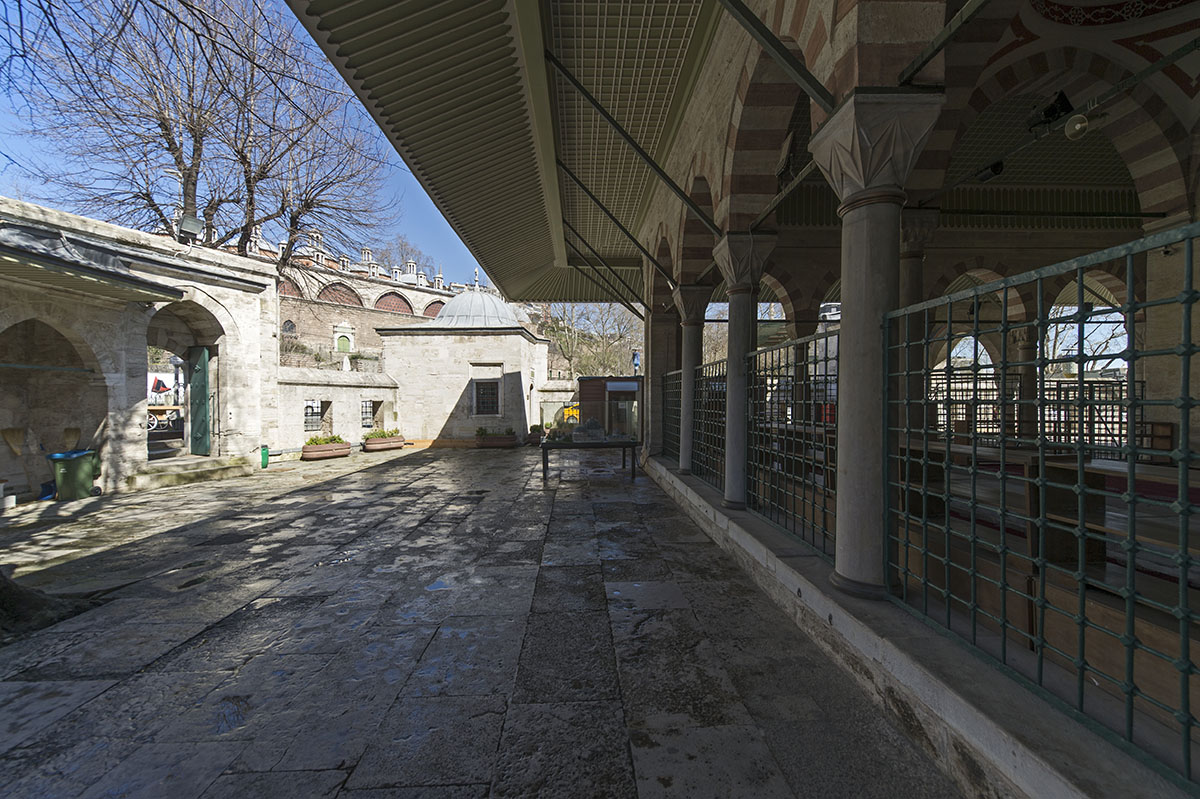 Istanbul Kilic Ali Pasa Mosque march 2018 5485.jpg