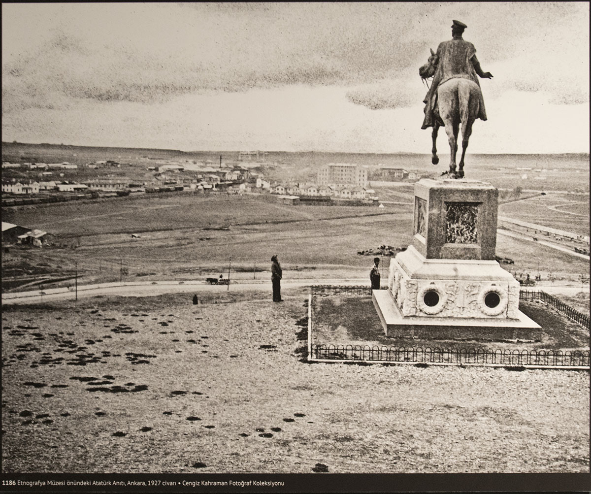 Istanbul Along Istiklal Caddesi Yapi Kredi Kultur centre june 2018 6723.jpg