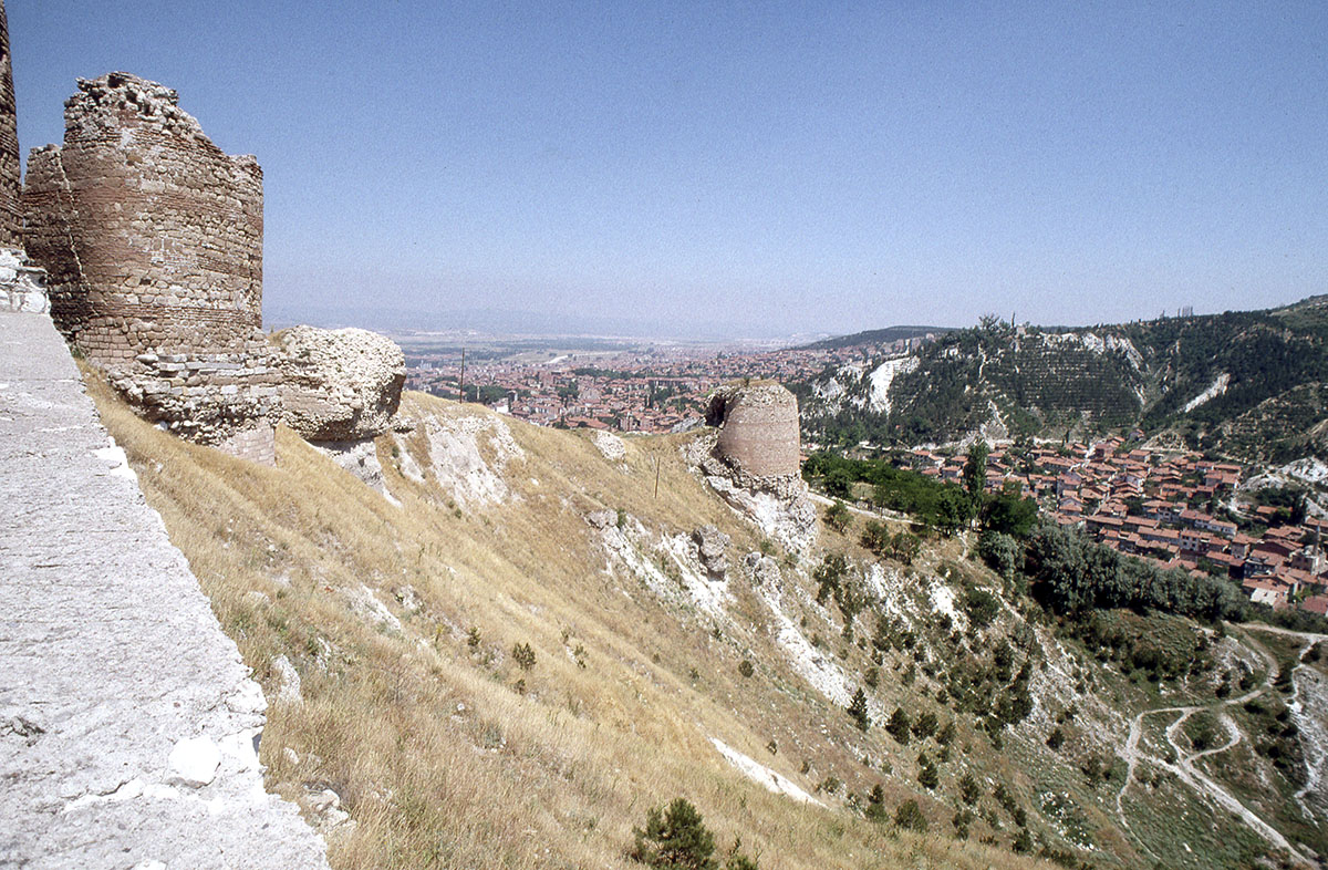 Kutahya Castle walls 94 093.jpg