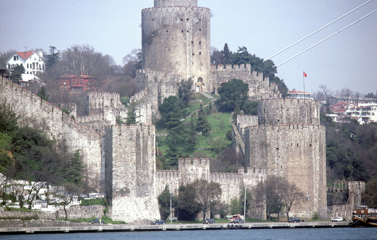 Istanbul Bosporus 96 015.jpg